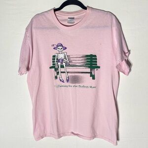 Gildan Pink Skeleton “Still Waiting For The Perfect Man” Graphic Tee T Shirt L